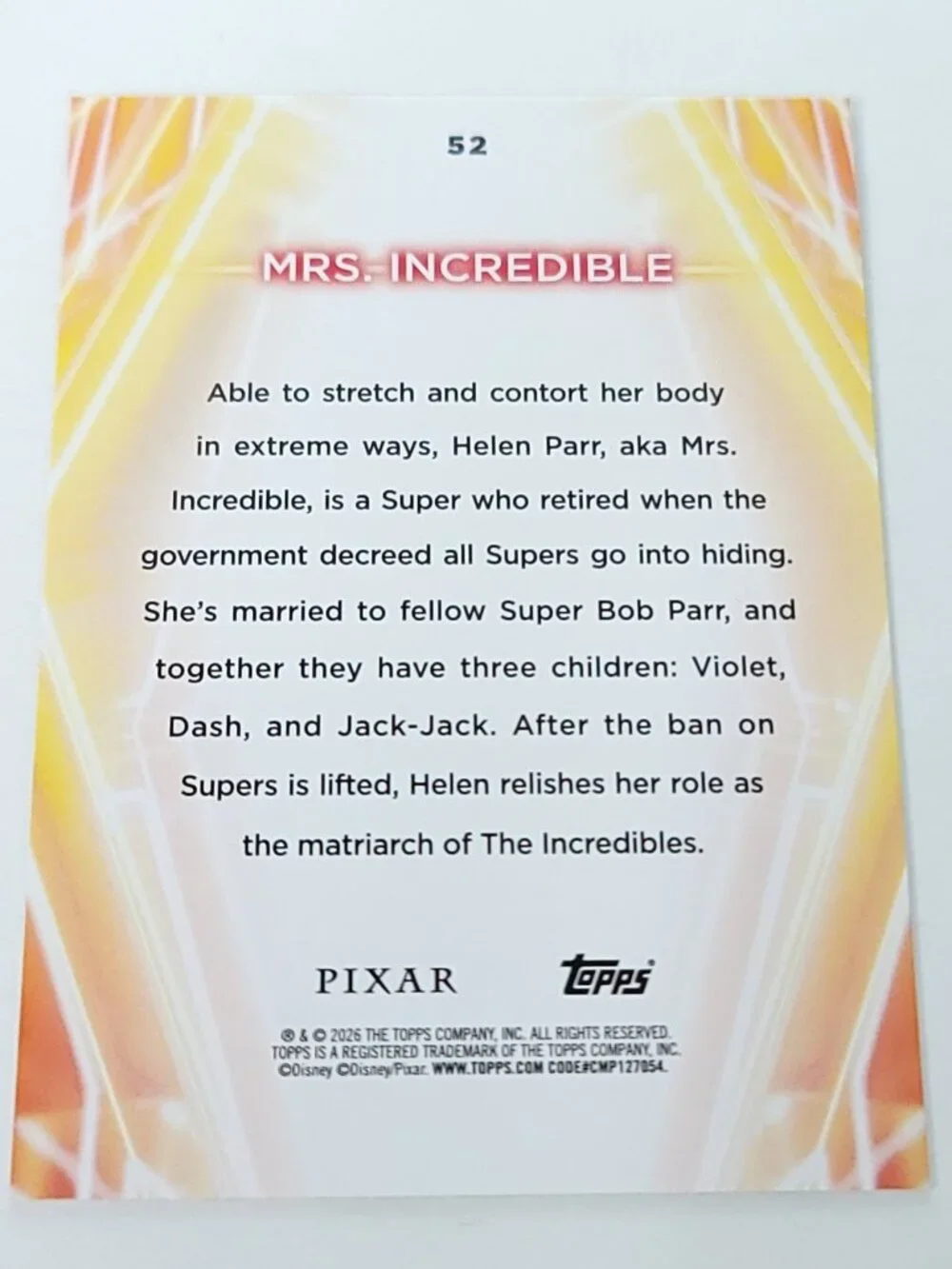 Mrs Incredible Topps 2026 Disney Neon Holo Parallel Refractor Limited 105/199 - Picture 4 of 4